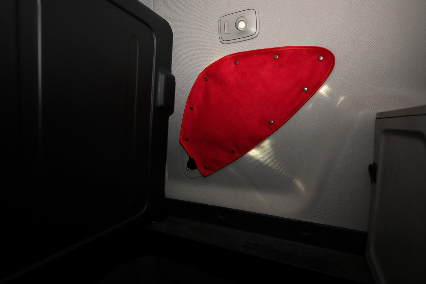 FRIEGHTLINER CASCADIA 2008-current sun-reflective blackout truck window curtains Prestige-Line RED ALFA-WAYS LLC