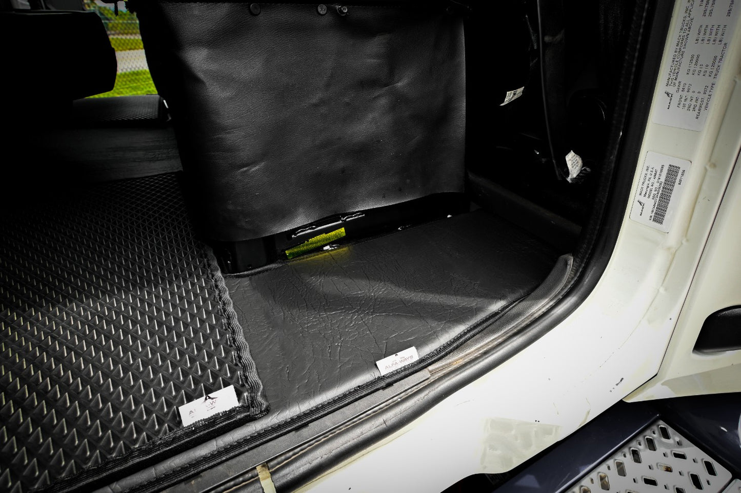 MACK ANTHEM, 2018-current, truck floor mats Prestige-Line BLACK ALFA-WAYS LLC