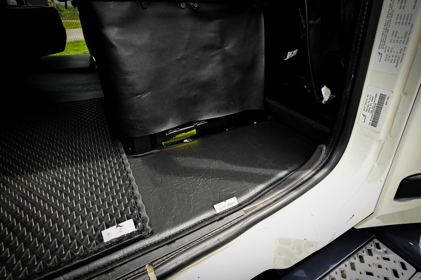 MACK ANTHEM, 2018-current, truck floor mats Prestige-Line BLACK ALFA-WAYS LLC
