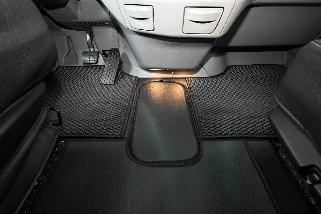 PETERBILT 579 truck floor mats Prestige-Line BLACK ALFA-WAYS LLC