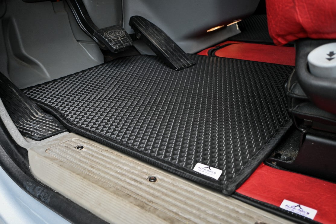 PETERBILT 579 truck floor mats Prestige-Line RED ALFA-WAYS LLC