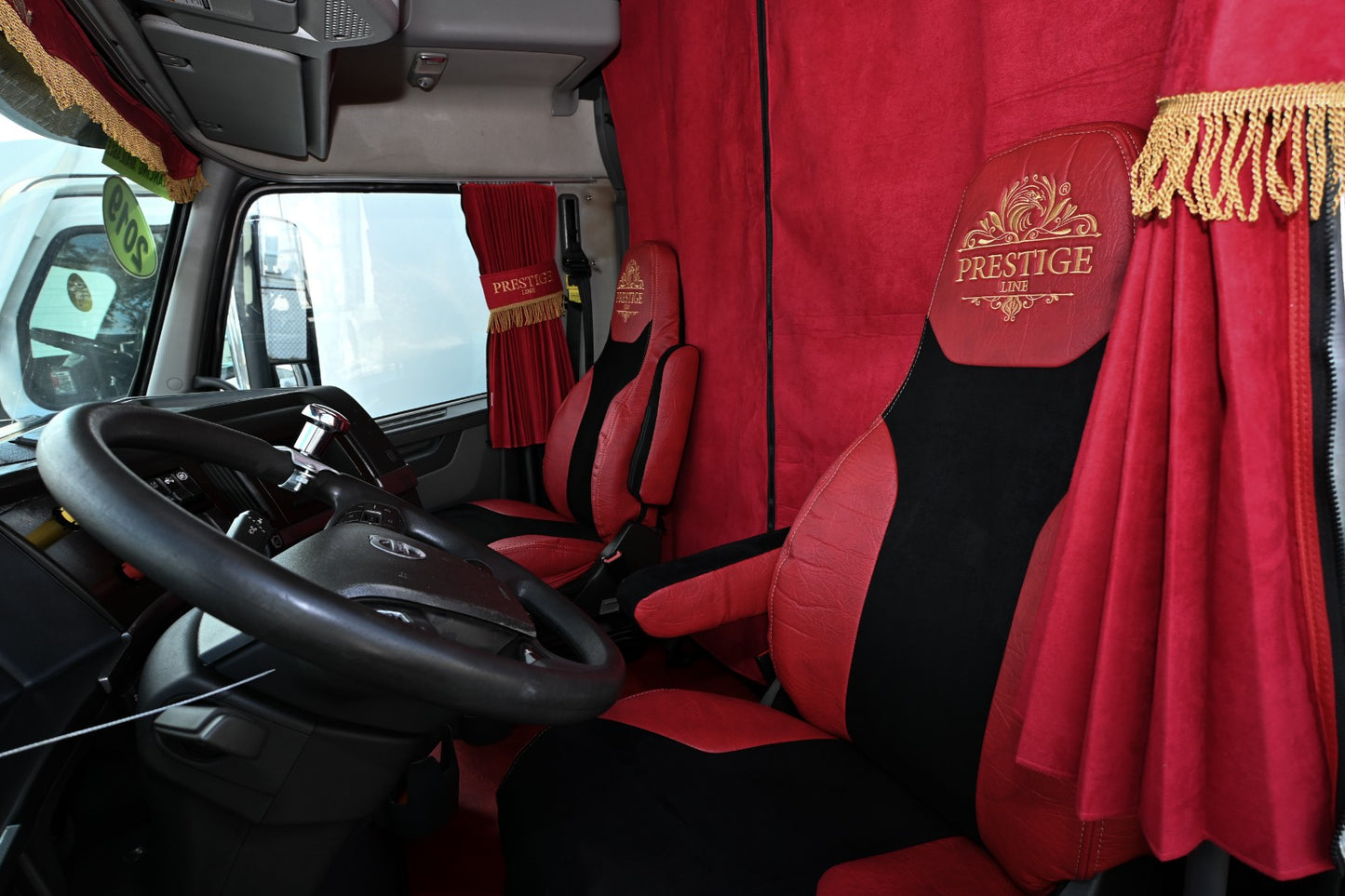 VOLVO vnl 660, 670, 780, 860 truck sleeper curtains Prestige-Line RED ALFA-WAYS LLC