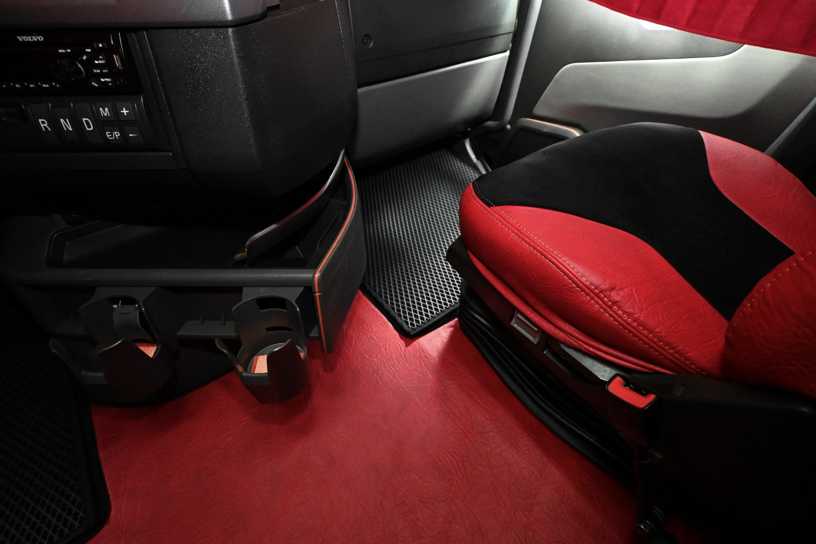 VOLVO vnl 760 740, 2019 - current truck floor mats Prestige-Line RED ALFA-WAYS LLC