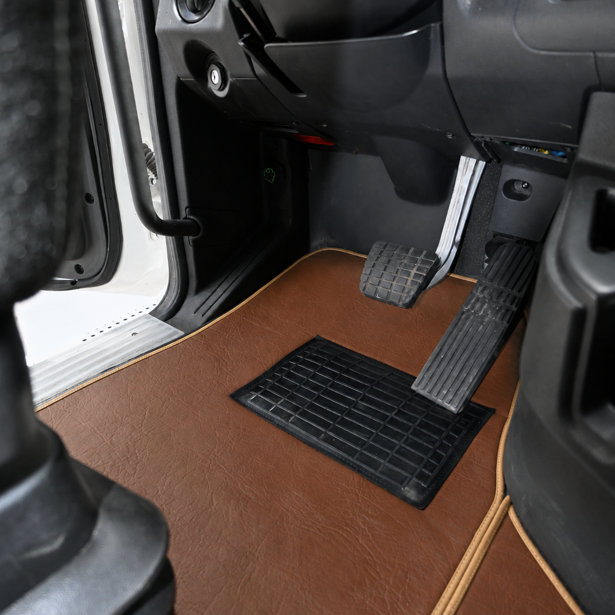 Floor mats fits FREIGHTLINER CASCADIA 116, 126 (2018-current) truck floor mats Prestige-Line BROWN