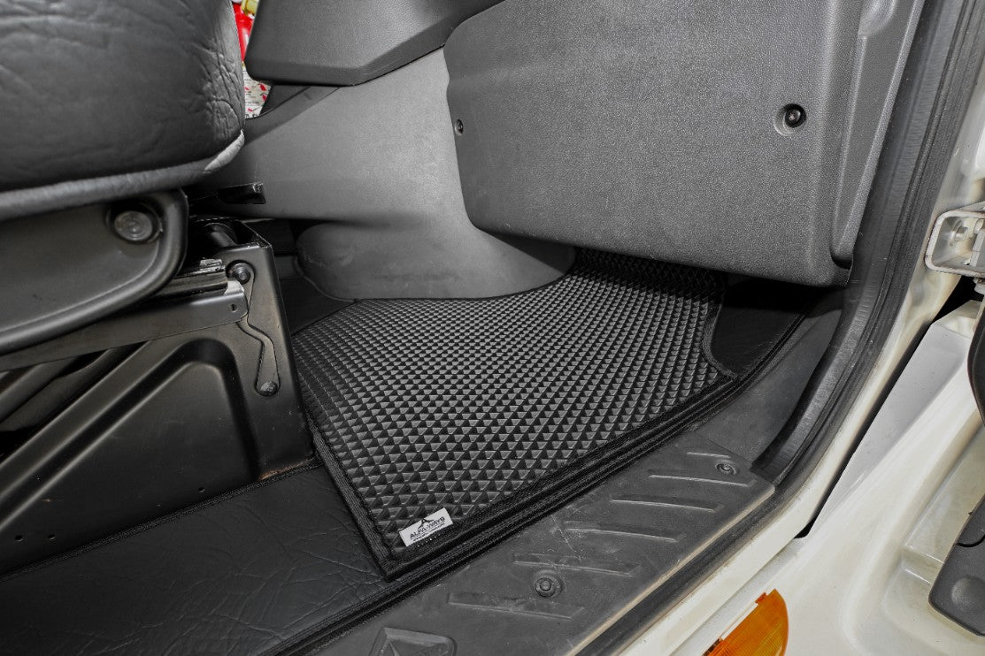 INTERNATIONAL LT RH PROSTAR LONESTAR truck floor mats BLACK ALFA-WAYS LLC