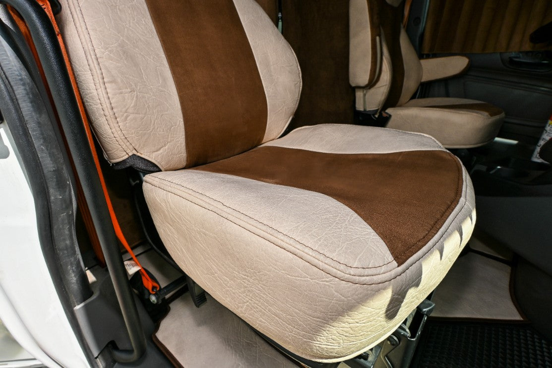 beige truck seat cover INTERNATIONAL LT RH PROSTAR inside cabin zoom on a seat