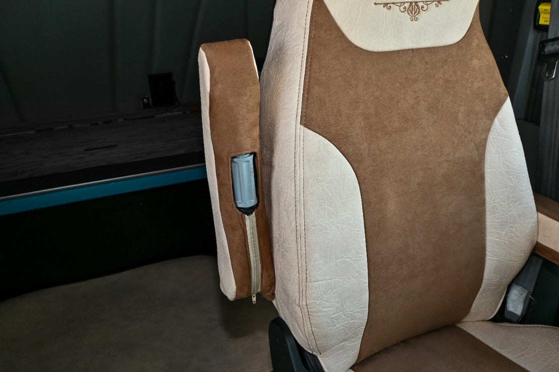 Beige seat cover PETERBILT 579, 579EV, 589, 567 zoom seat detail