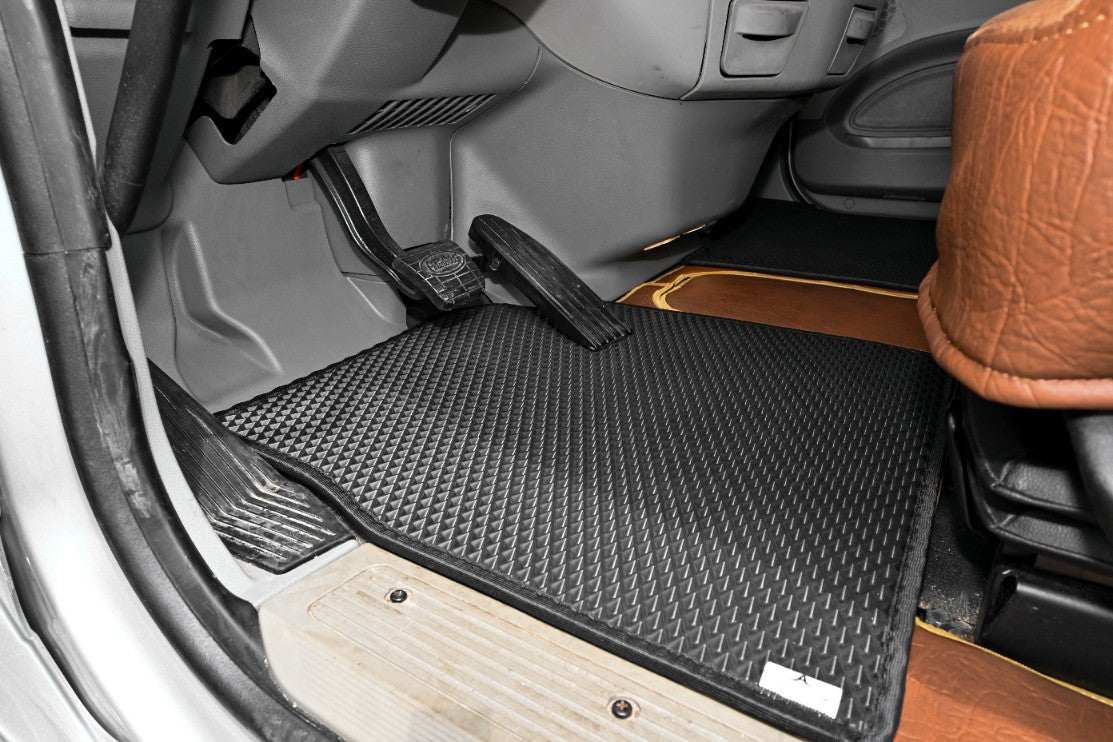 PETERBILT 579 truck floor mats Prestige-Line BROWN ALFA-WAYS LLC