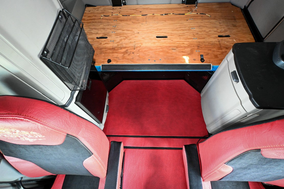 PETERBILT 579 truck floor mats Prestige-Line RED ALFA-WAYS LLC