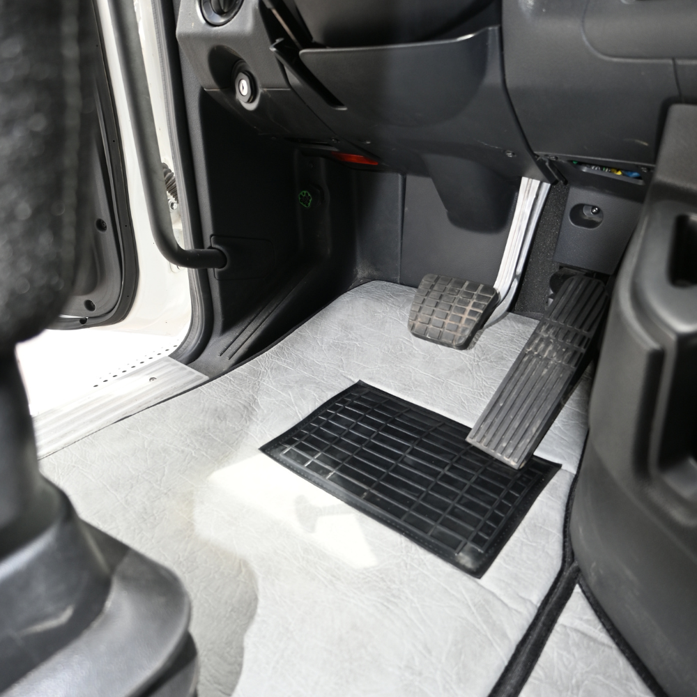 Floor mats fits FREIGHTLINER CASCADIA 116, 126 (2018-current) truck floor mats Prestige-Line GRAY