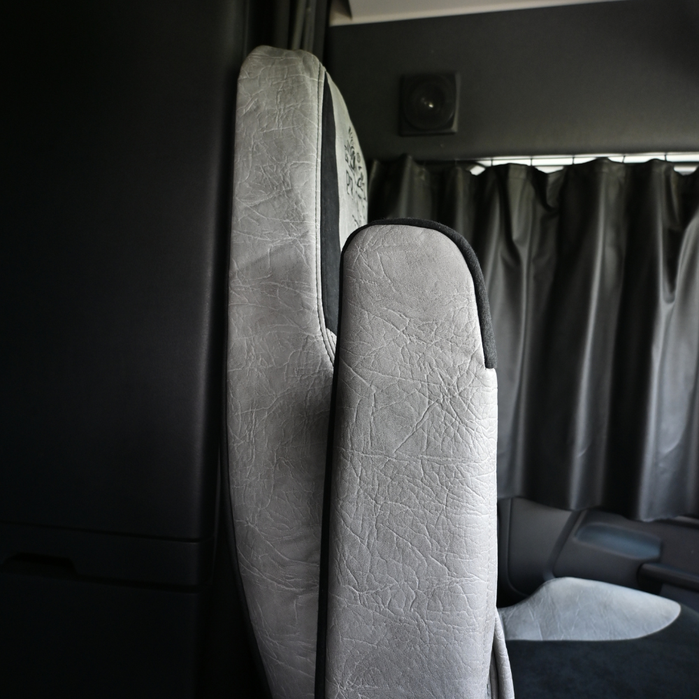 FREIGHTLINER CASCADIA 125, 116, 126 (2014-current) (33" back) truck seat cover & armrest covers Prestige-Line GRAY