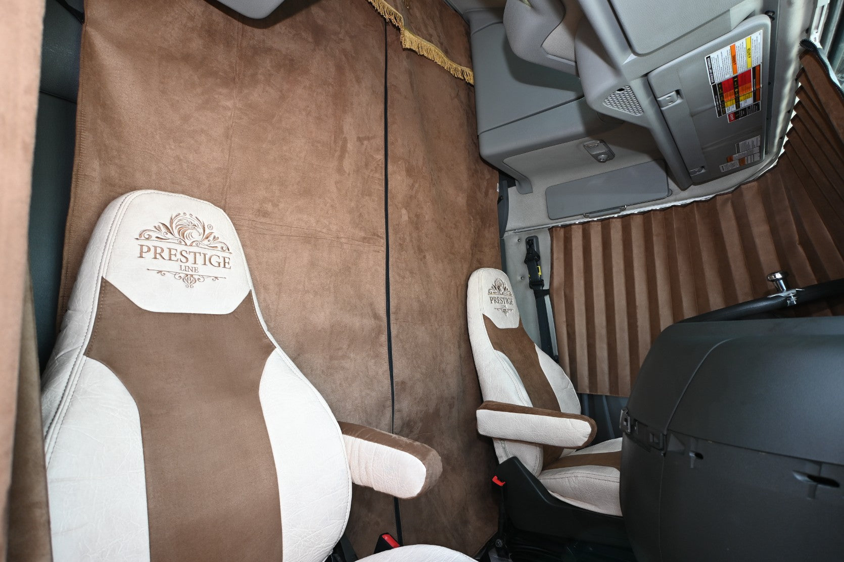 VOLVO vnl 660, 670, 780, 860 truck sleeper curtains Prestige-Line BROWN ALFA-WAYS LLC