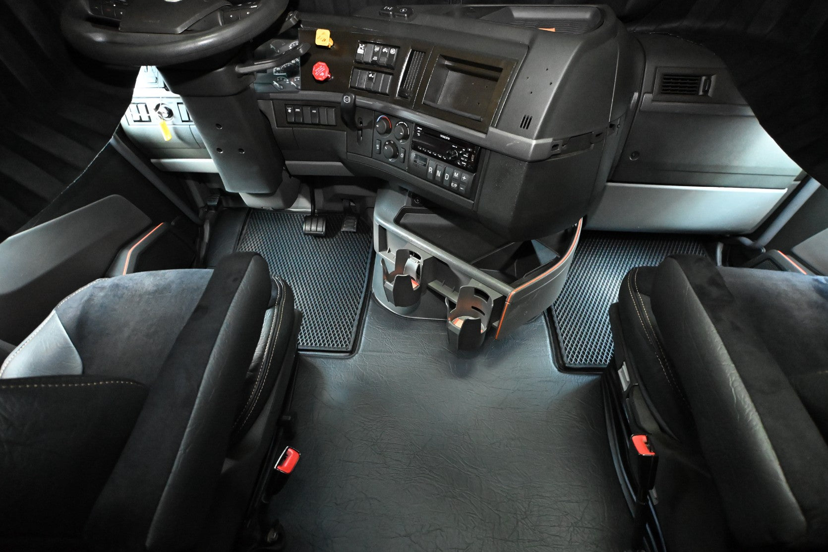 VOLVO vnl 760 740, 2019 - current truck floor mats Prestige-Line BLACK ALFA-WAYS LLC