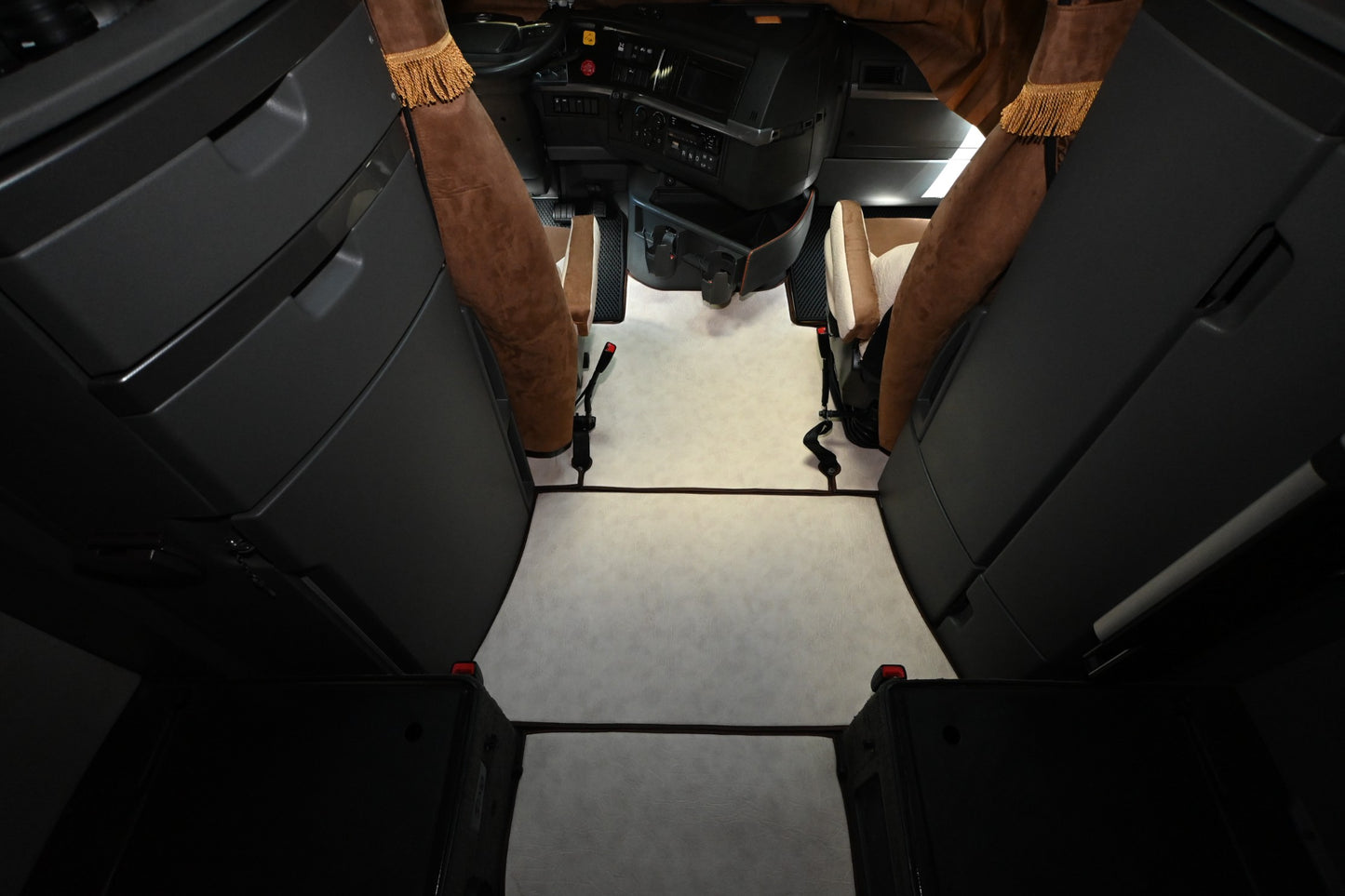 VOLVO vnl 860 2019 - current truck floor mats Prestige-Line BEIGE ALFA-WAYS LLC