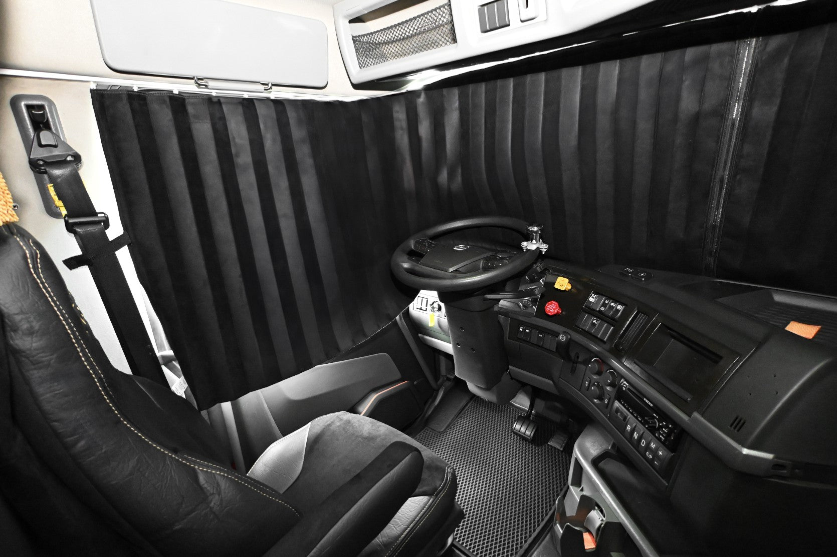 VOLVO vnl all sleeper models 2004-current sun-reflective blackout truck window curtains Prestige-Line BLACK ALFA-WAYS LLC