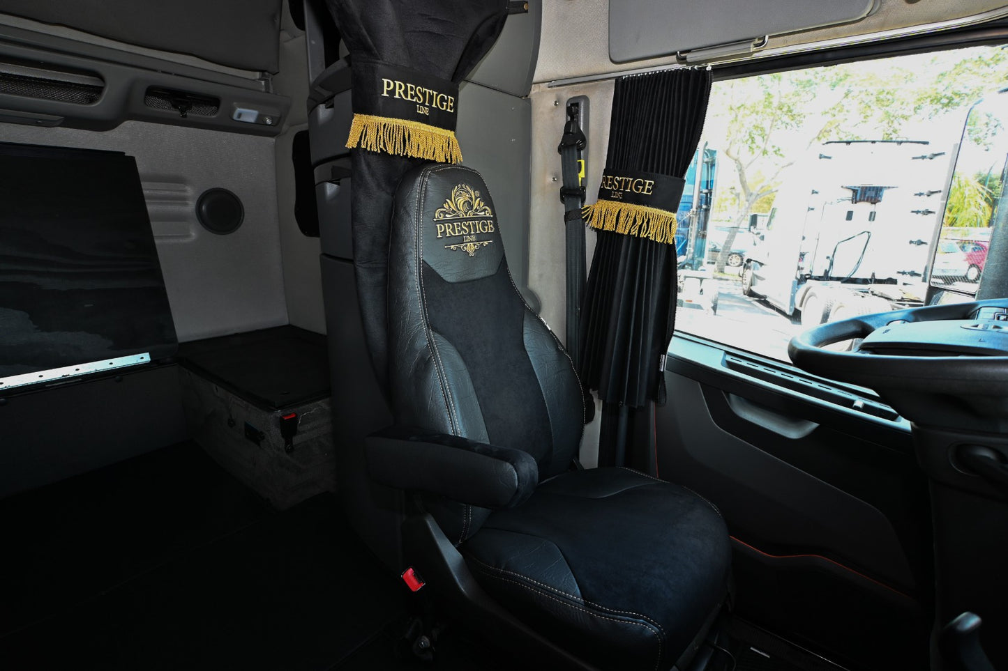 VOLVO vnl, vnr, vnx, vhd, vah 2019-current truck seat cover Prestige-Line BLACK ALFA-WAYS LLC