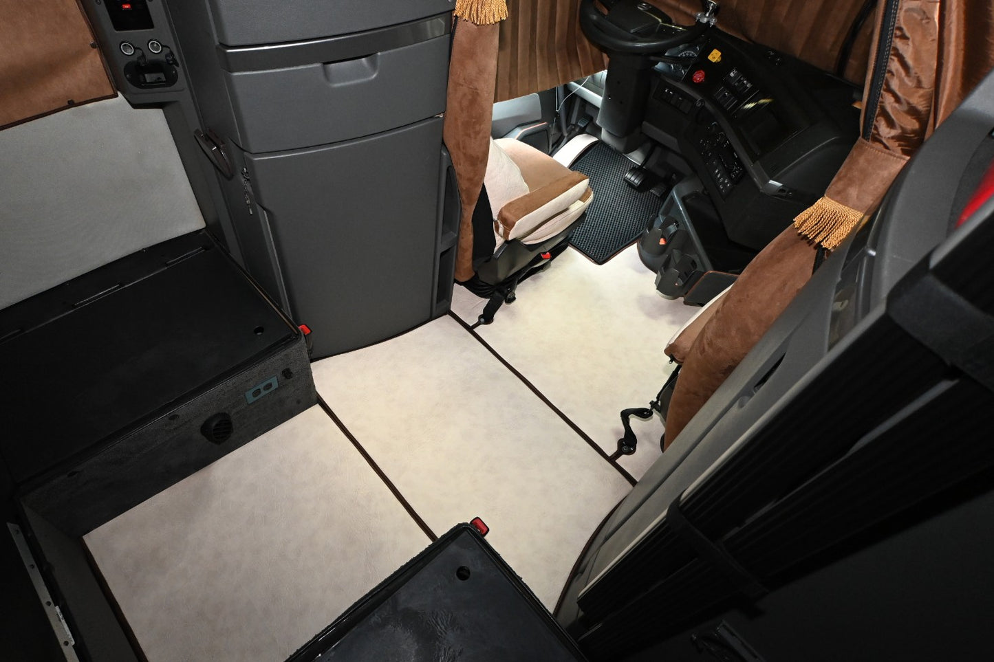 VOLVO vnl 860 2019 - current truck floor mats Prestige-Line BEIGE ALFA-WAYS LLC